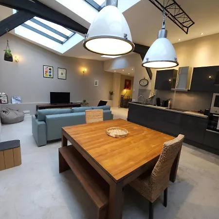 Loft Moderne Avec Garage Dans L'hyper Centre